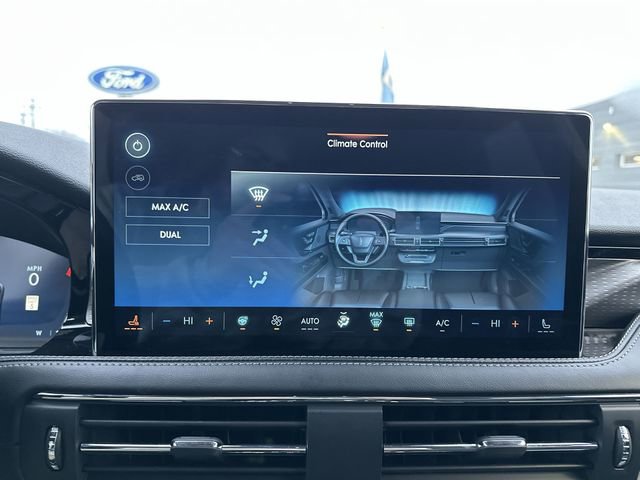 Used 2025 Lincoln Corsair Reserve image 18