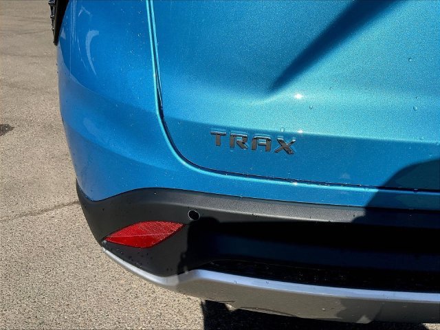 New 2026 Chevrolet Trax LT w/ Driver Confidence Package FWD image 12