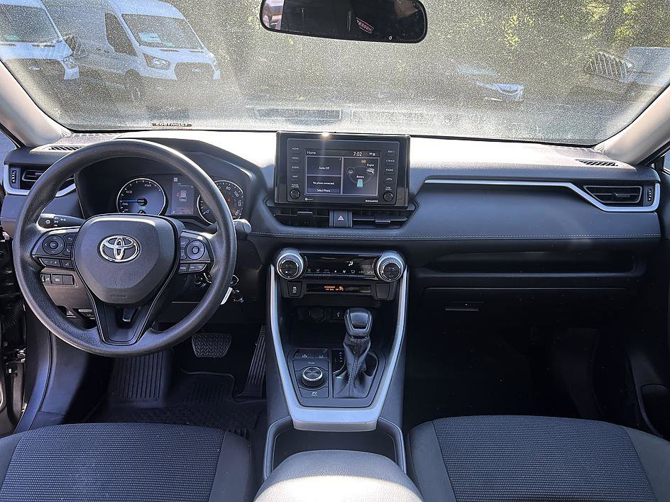 Used 2022 Toyota RAV4 LE AWD/4WD image 13