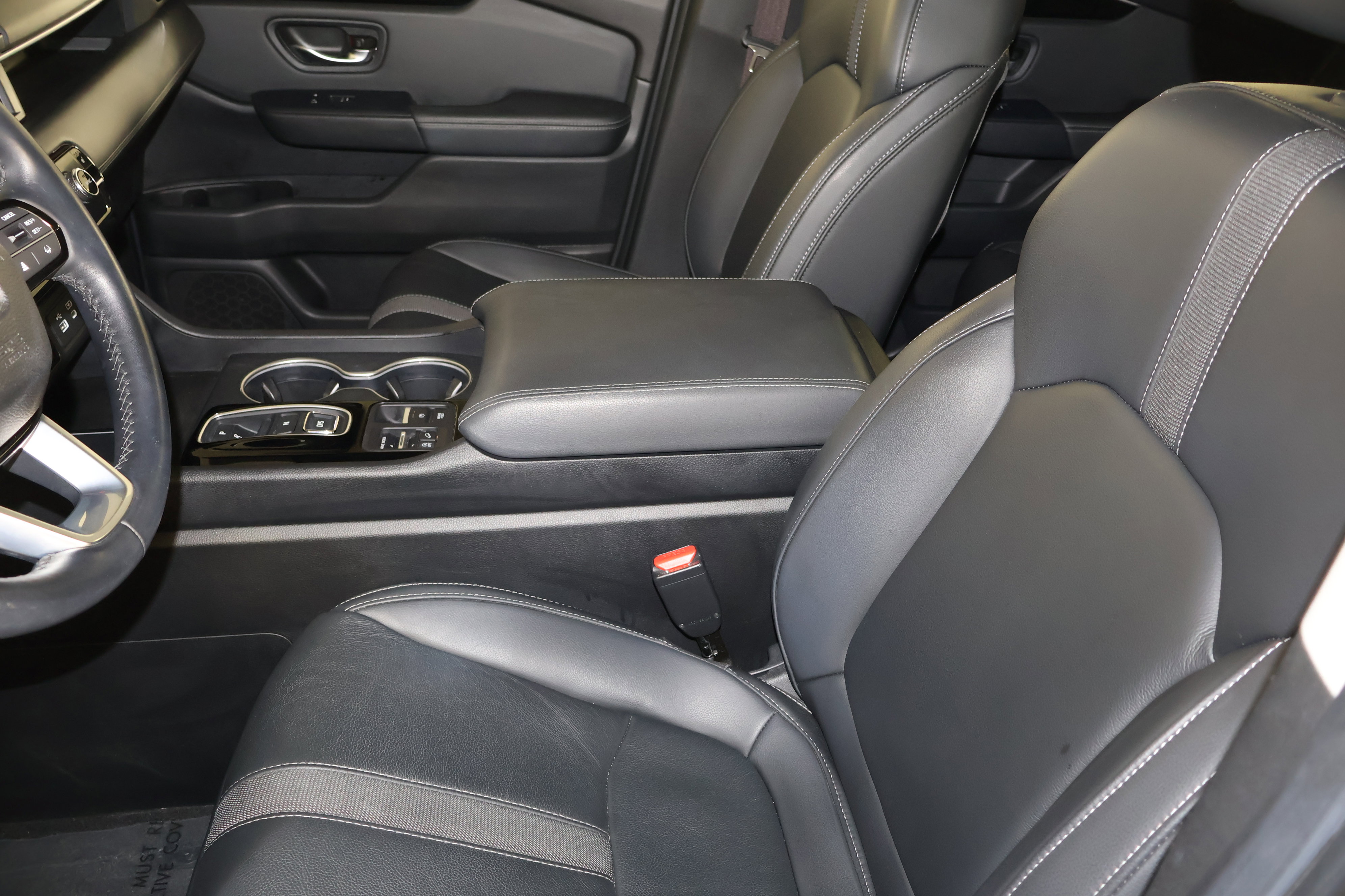 Certified 2025 Honda Pilot Touring image 39