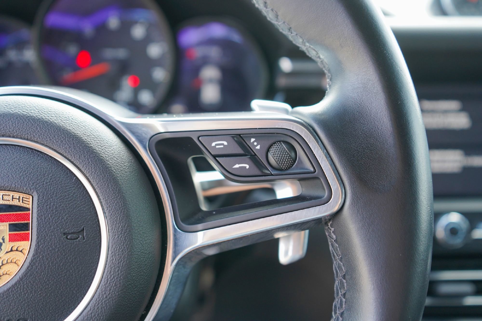 Used 2020 Porsche Macan image 11