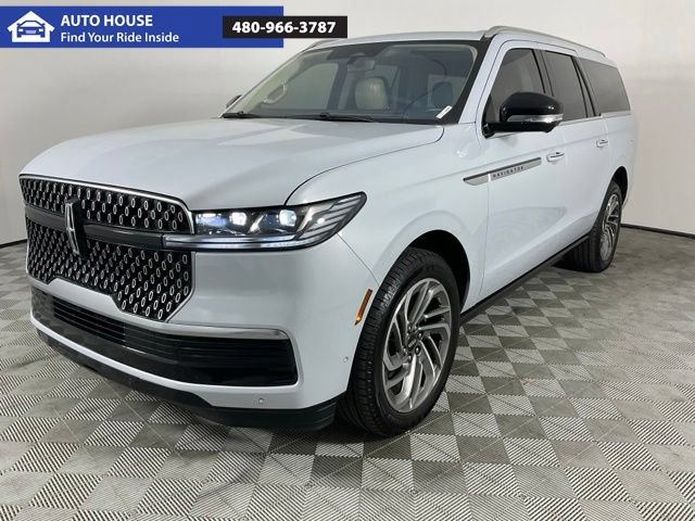 Used 2025 Lincoln Navigator L Reserve AWD/4WD image 1