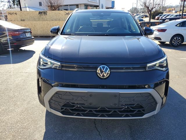 Certified 2025 Volkswagen Taos SE w/ Panoramic Sunroof Package image 2