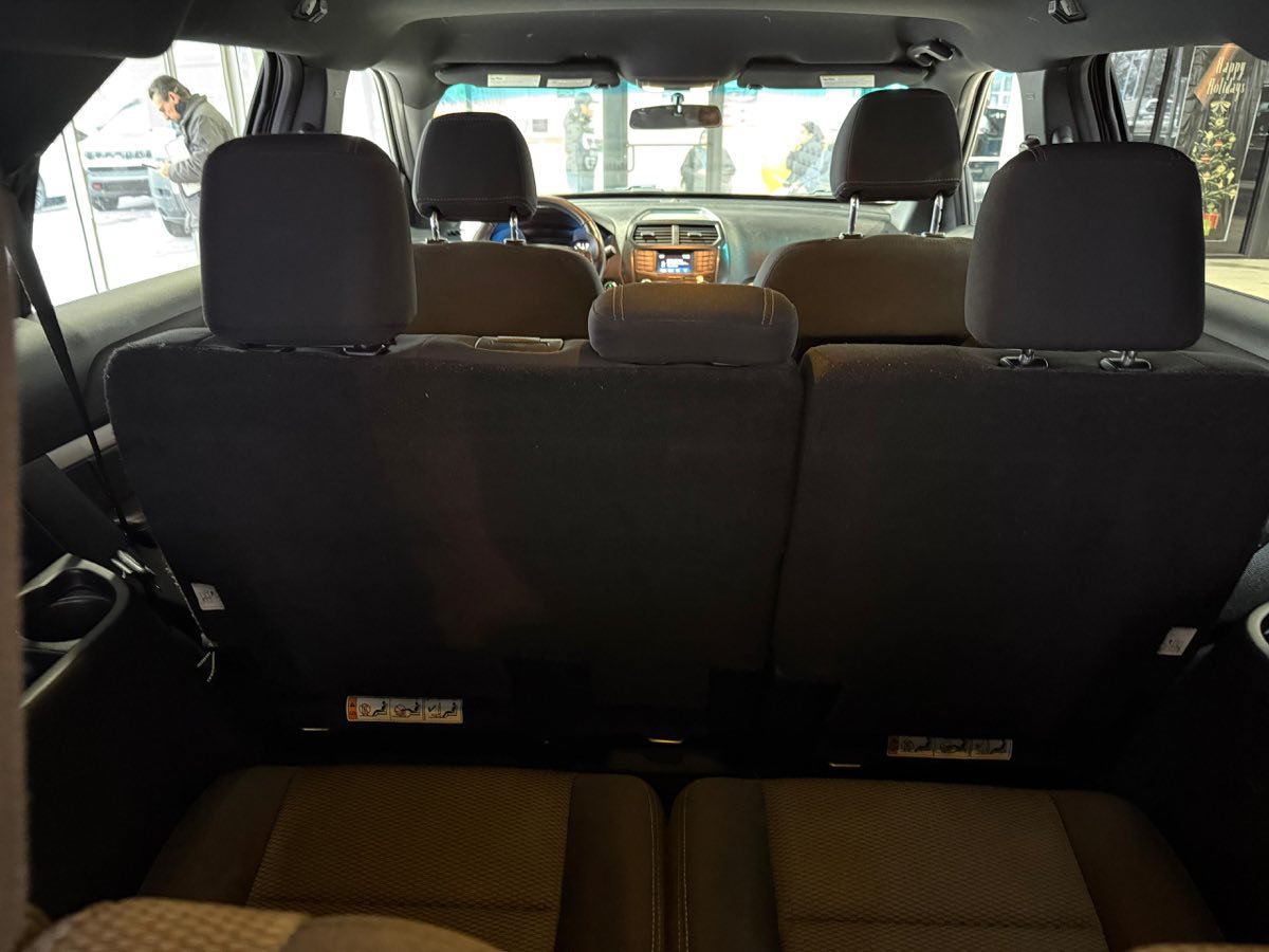 Used 2017 Ford Explorer XLT AWD/4WD image 47