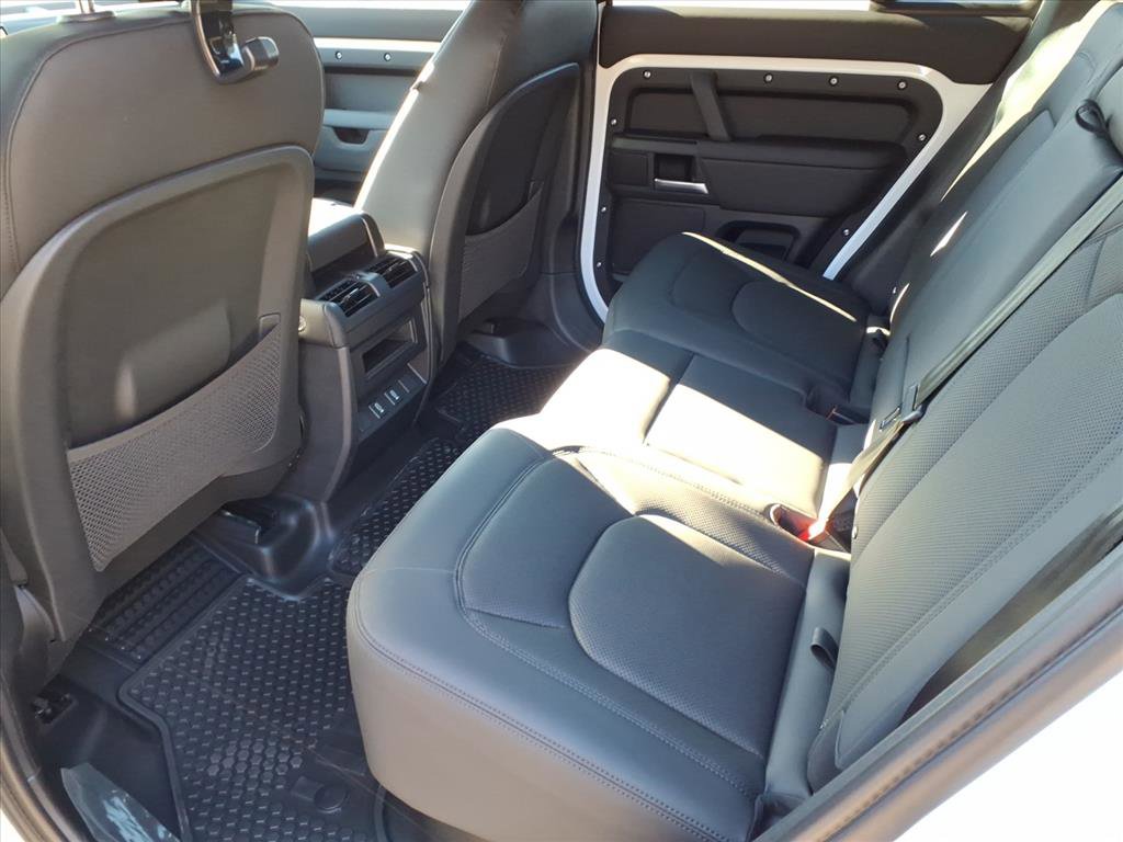 New 2026 Land Rover Defender 110 X-Dynamic SE image 5