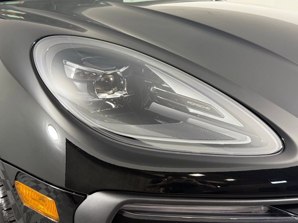 New 2026 Porsche Macan image 16
