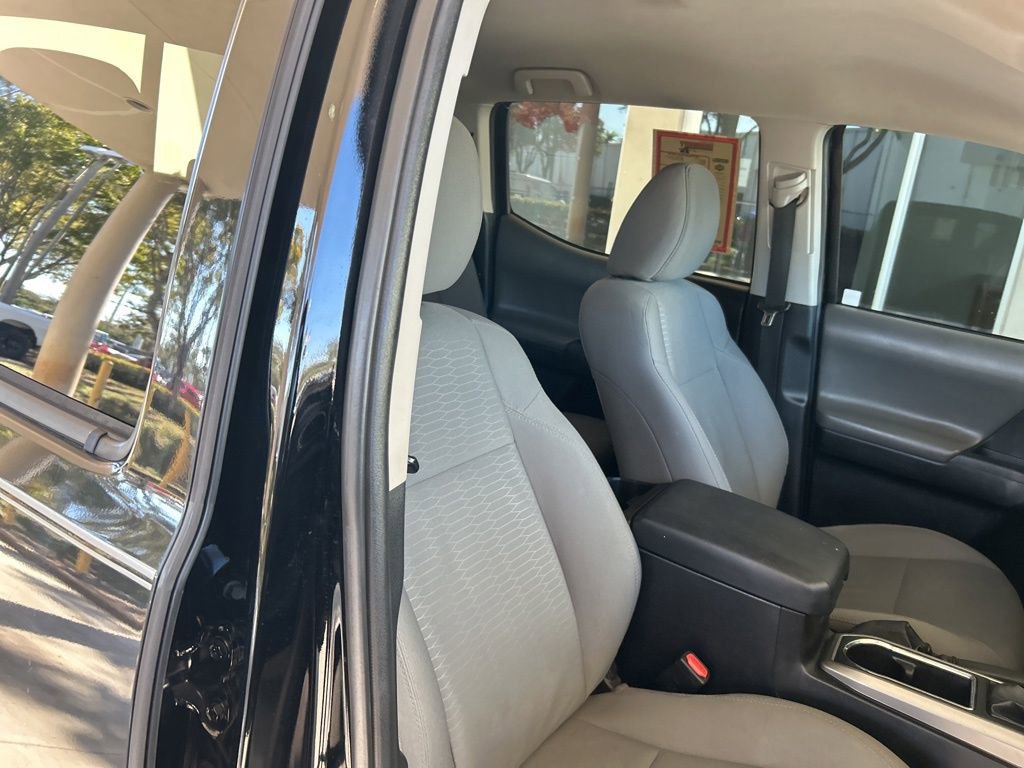 Used 2017 Toyota Tacoma SR5 w/ Tow Package image 21
