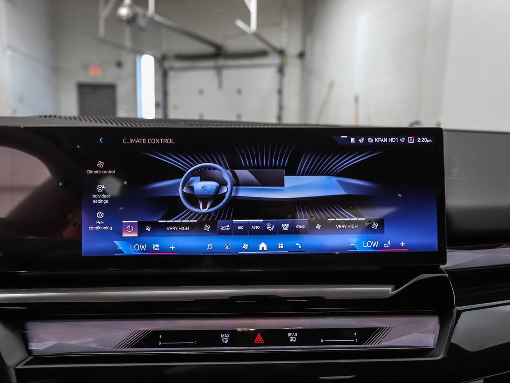 Used 2025 BMW i5 xDrive40 w/ Premium Package image 15