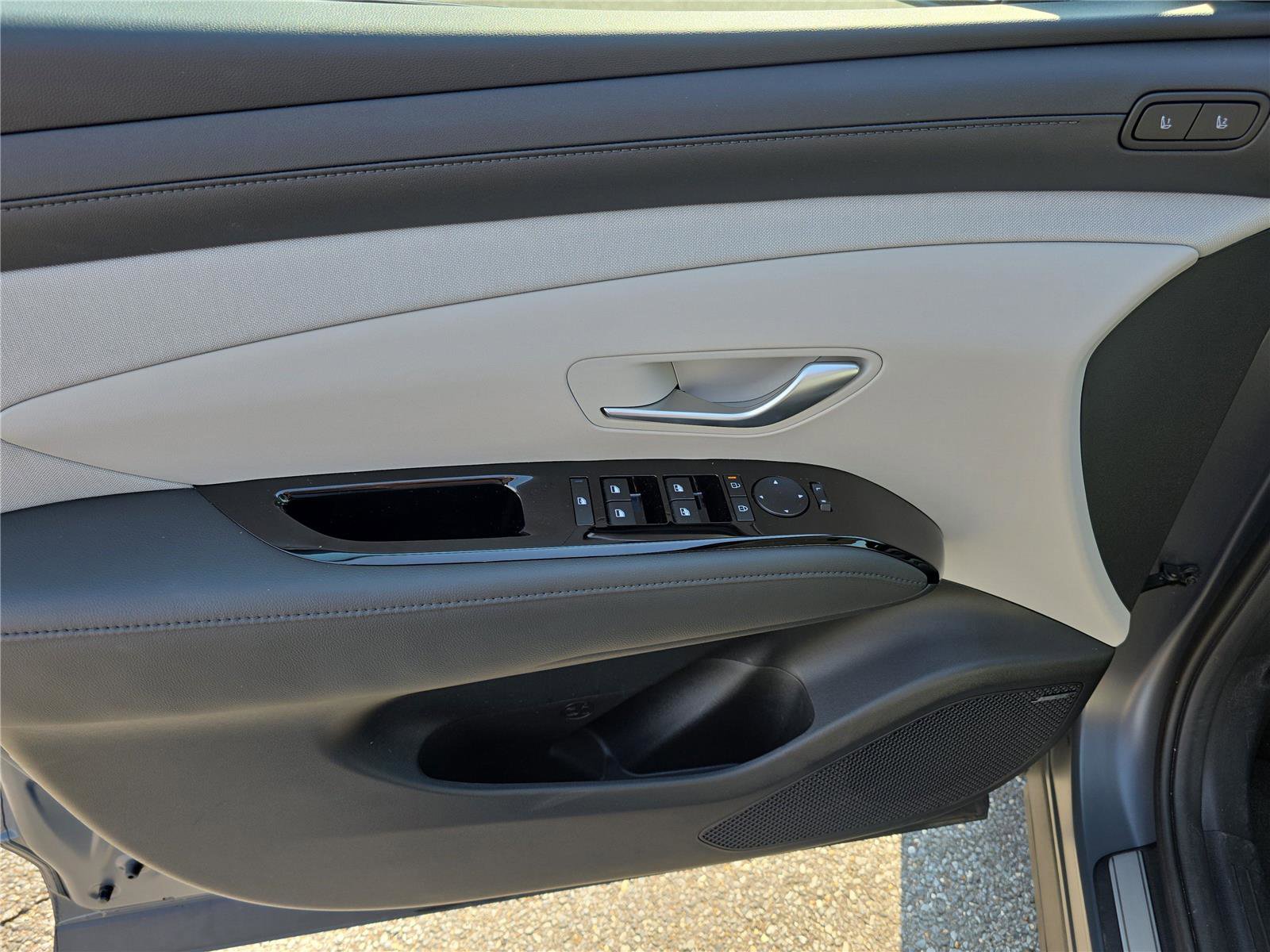 Certified 2025 Hyundai Tucson Limited image 17