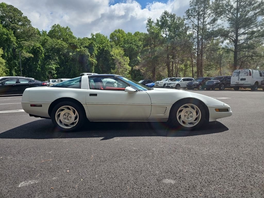 Used 1996 Chevrolet Corvette Coupe RWD image 4