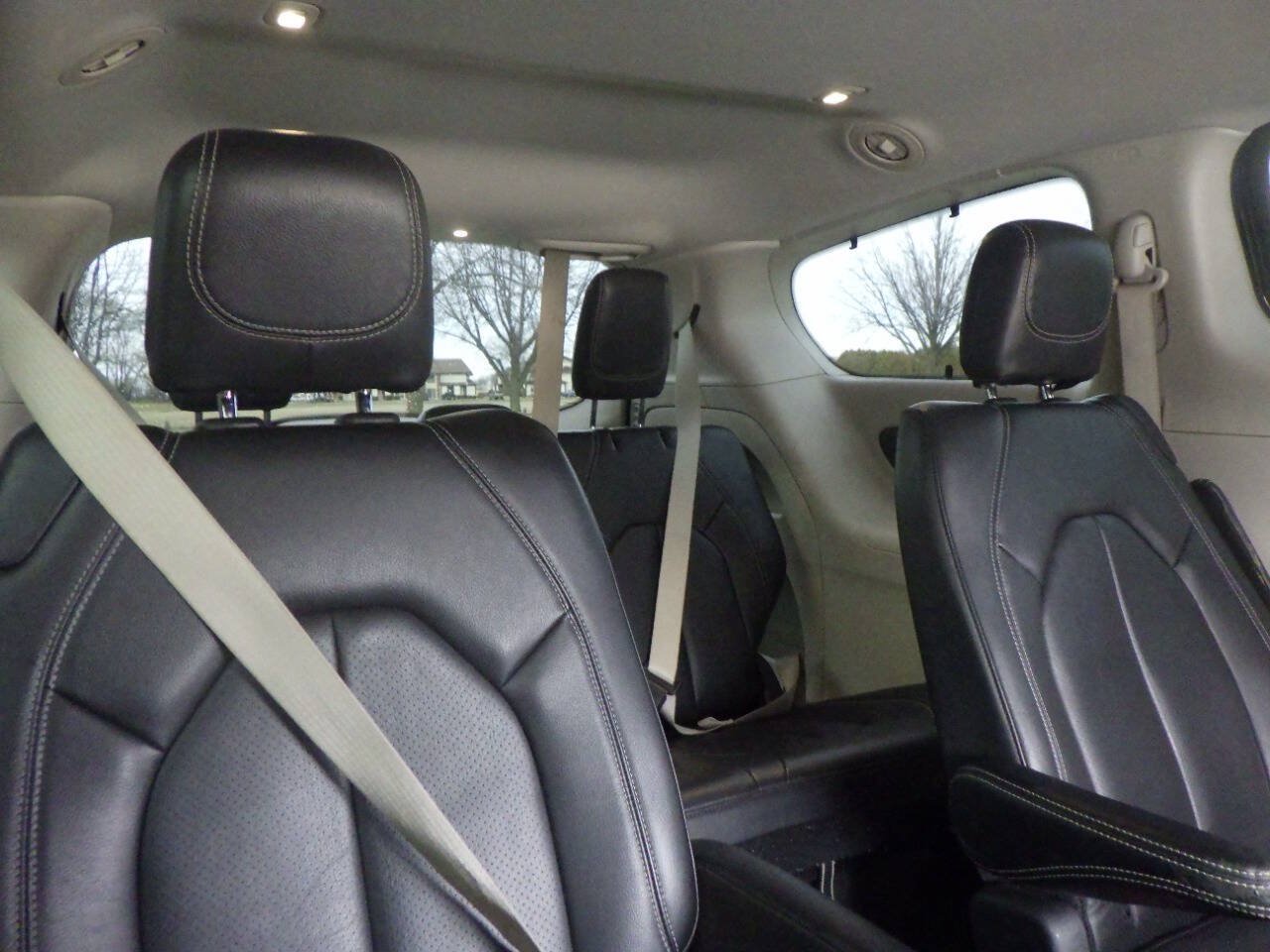 Used 2022 Chrysler Pacifica Touring-L FWD image 20