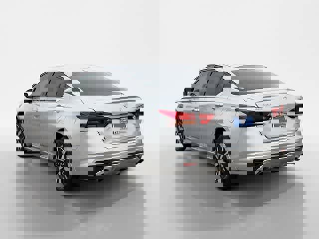 Used 2022 Nissan Altima 2.5 SV w/ SV Premium Package image 3