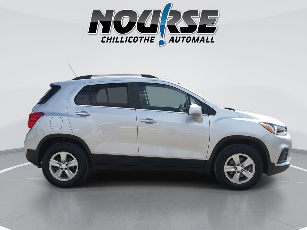 Used 2020 Chevrolet Trax LT w/ LT Convenience Package AWD/4WD image 9