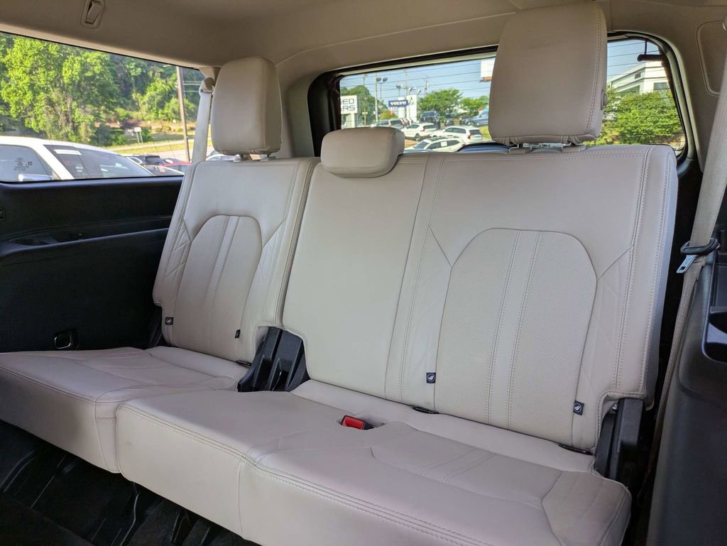 Used 2023 Ford Expedition Max Platinum RWD image 15