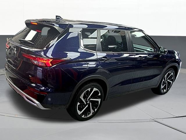 Used 2022 Mitsubishi Outlander SE image 4