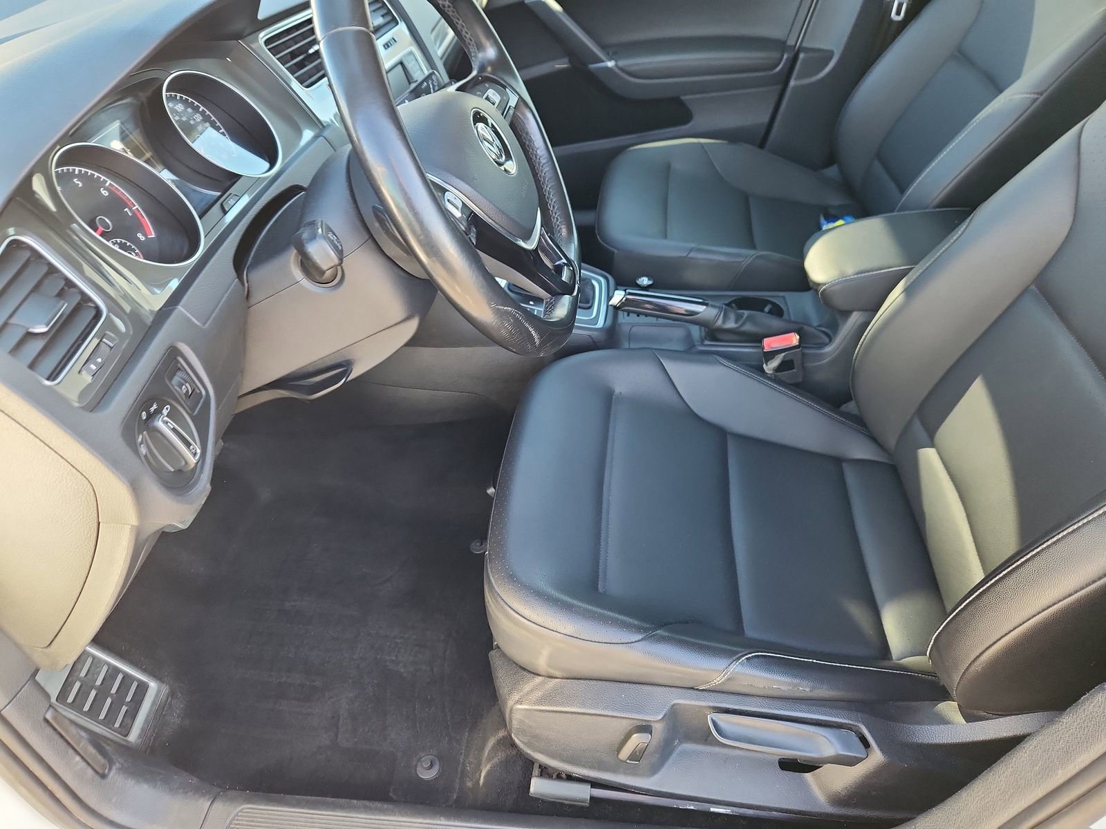 Used 2017 Volkswagen Golf Alltrack SEL image 10