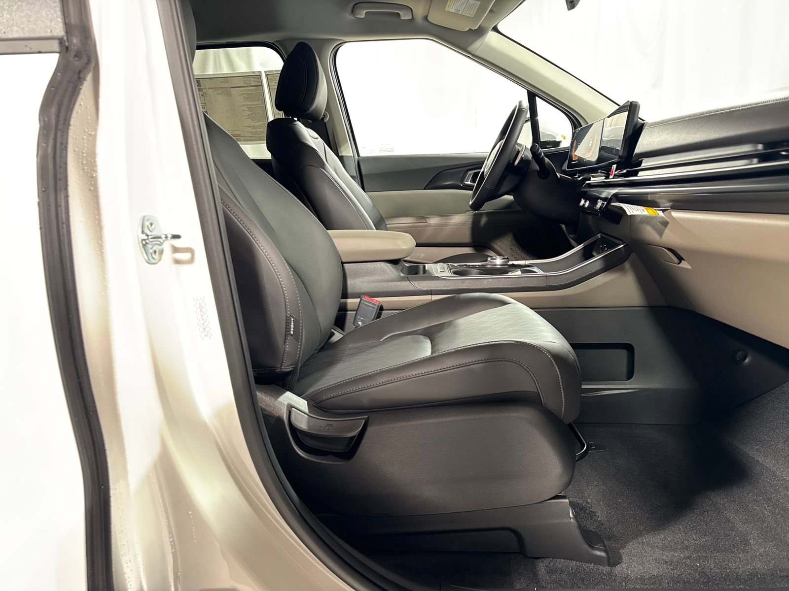 New 2026 Kia Carnival LXS image 29