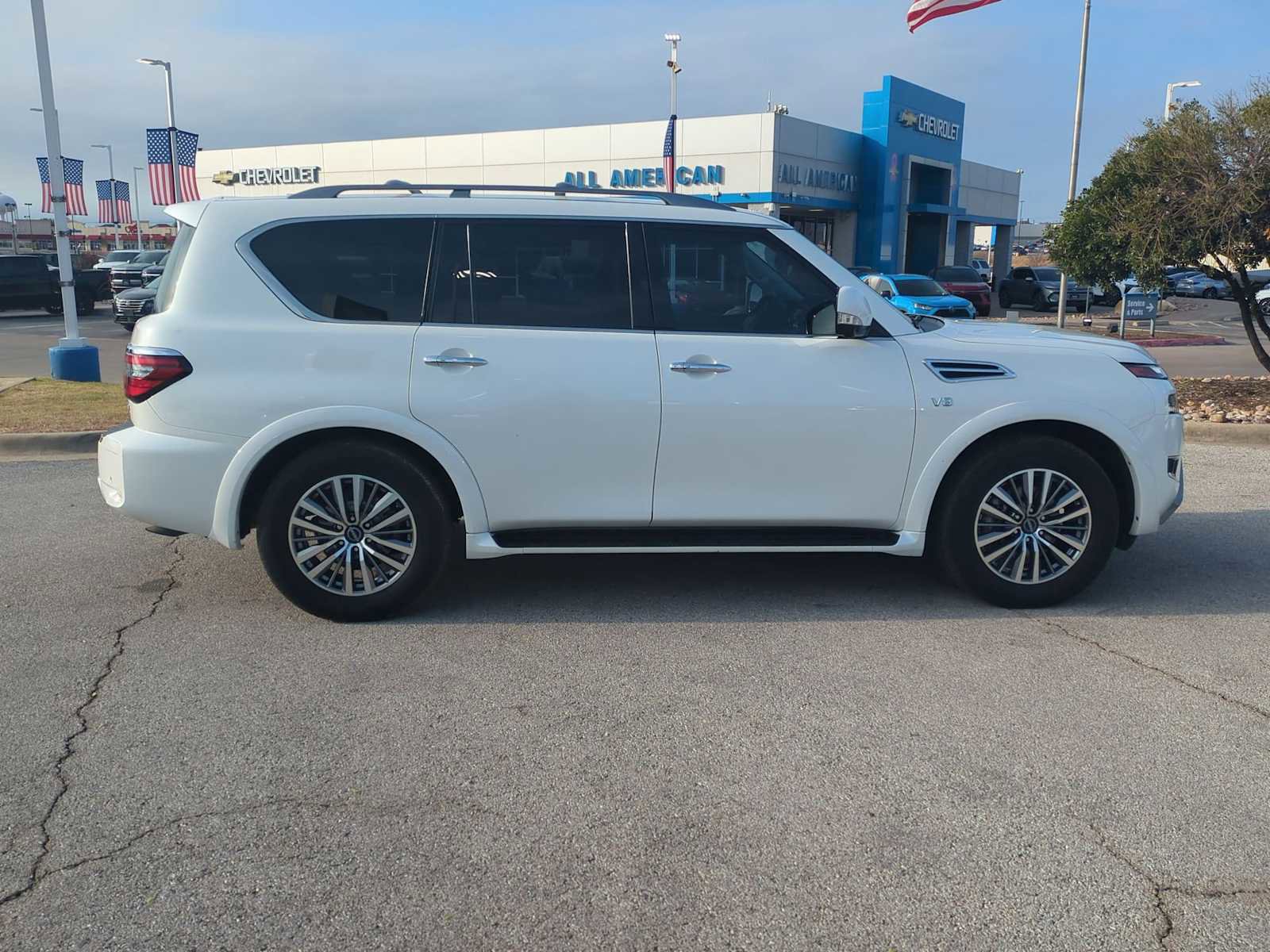 Used 2022 Nissan Armada SL w/ Captain's Chairs Package image 9