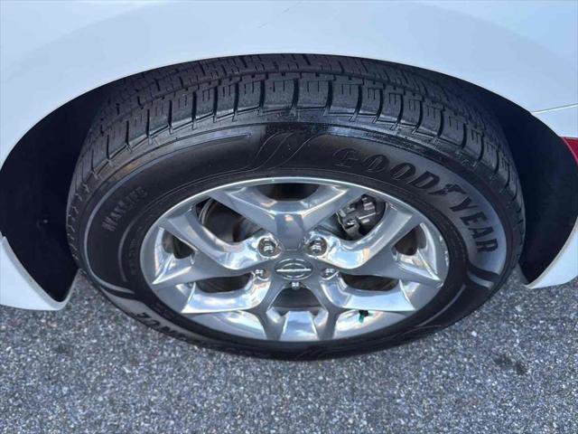 Used 2018 Chrysler Pacifica Limited image 10