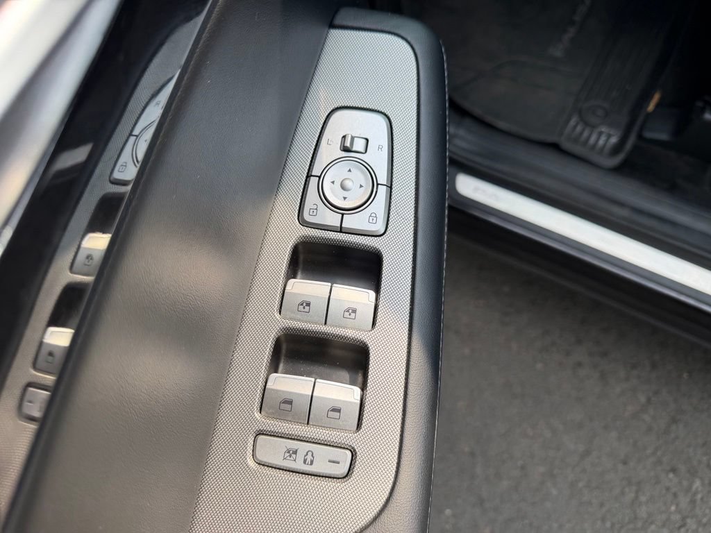 Used 2021 Hyundai Palisade Limited w/ Winter Package AWD/4WD image 13