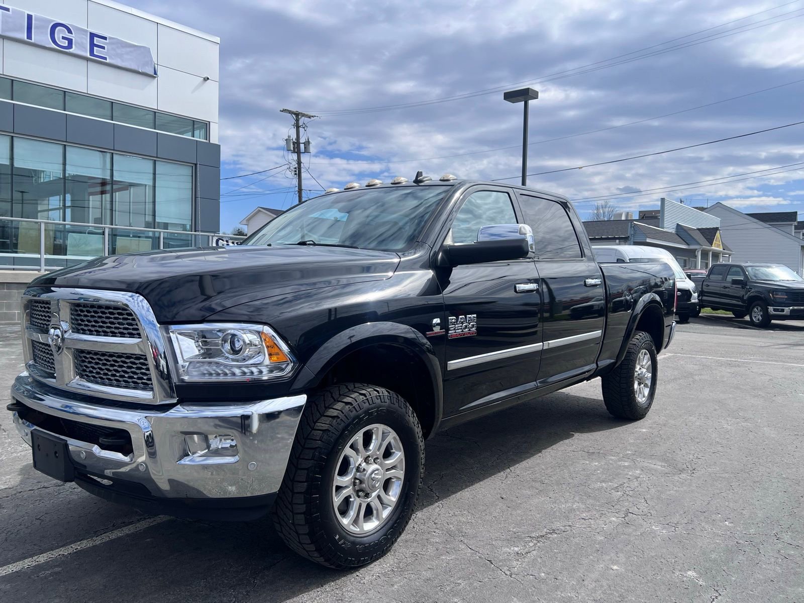 Used 2018 RAM 3500 Laramie image 4