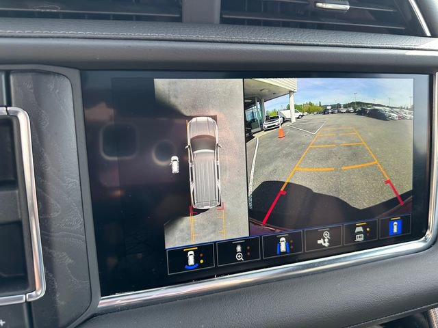 Used 2022 GMC Yukon XL Denali AWD/4WD image 16