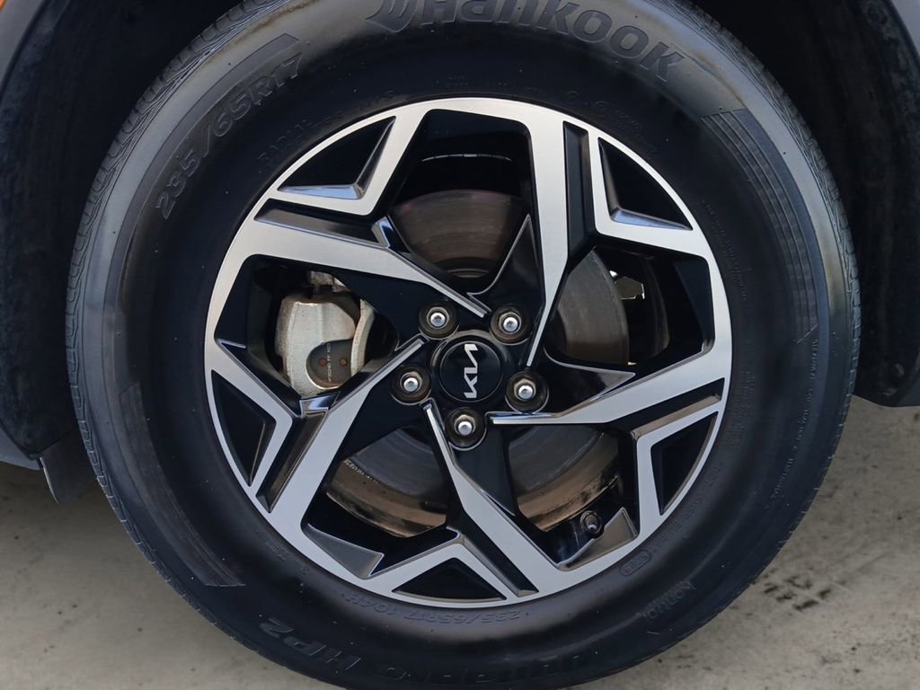Used 2024 Kia Sportage LX image 14