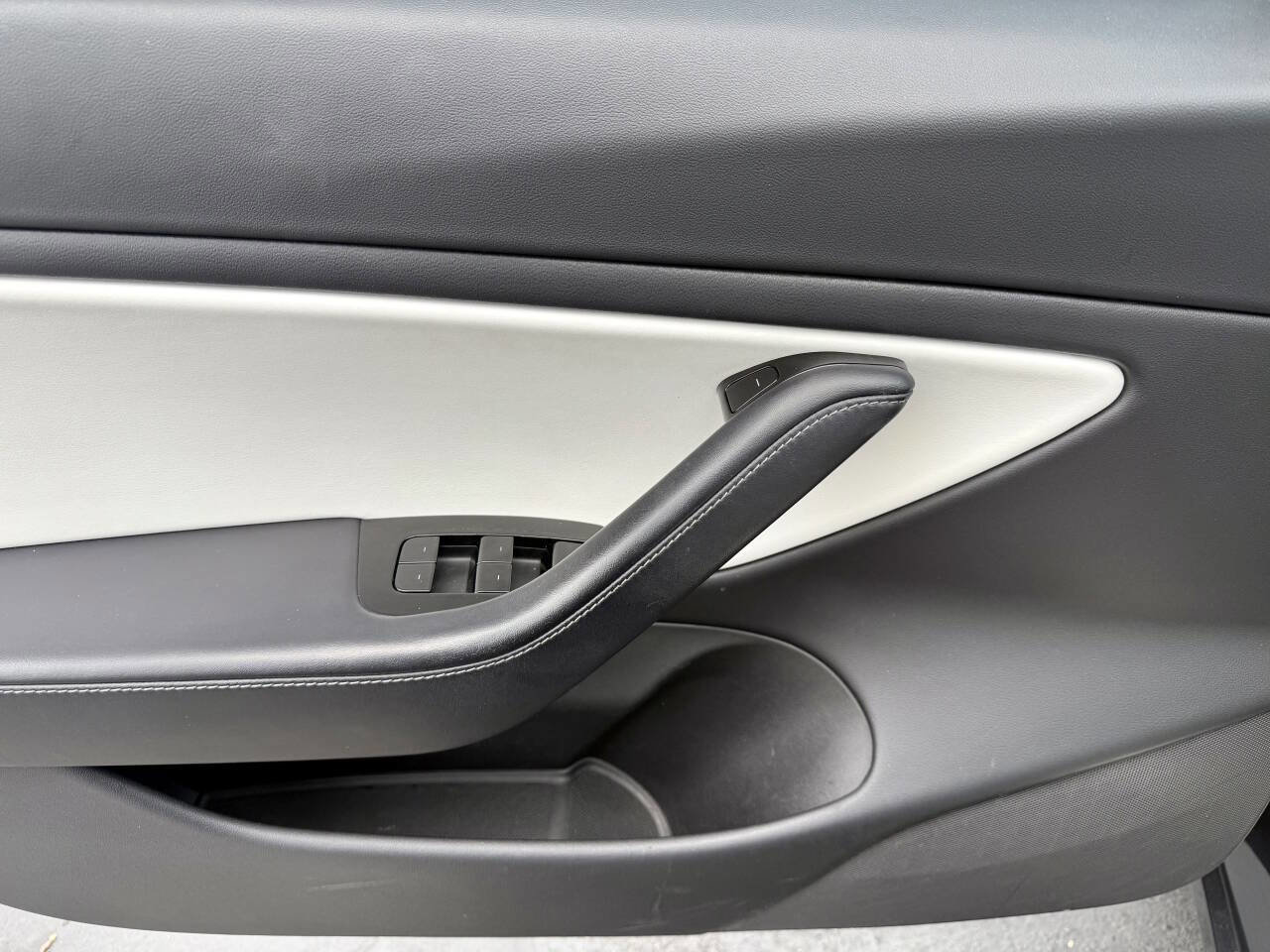 Used 2020 Tesla Model 3 Standard Range Plus image 18