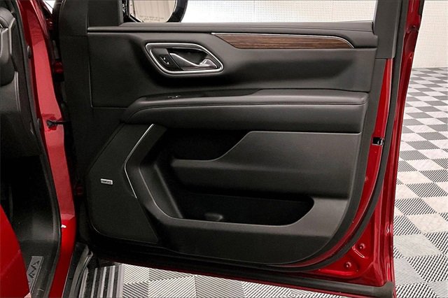 Used 2021 Chevrolet Tahoe High Country w/ Premium Package image 18