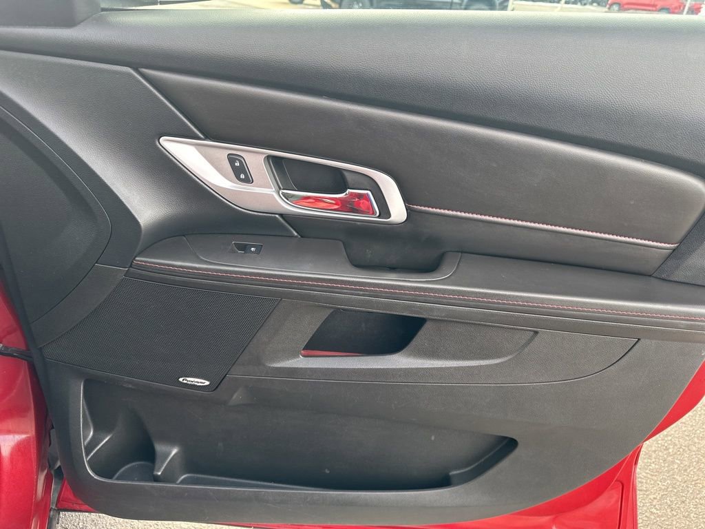 Used 2015 GMC Terrain SLE image 30