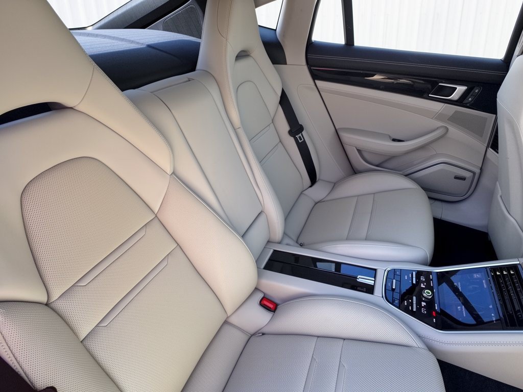 Used 2022 Porsche Panamera 4S AWD/4WD image 29