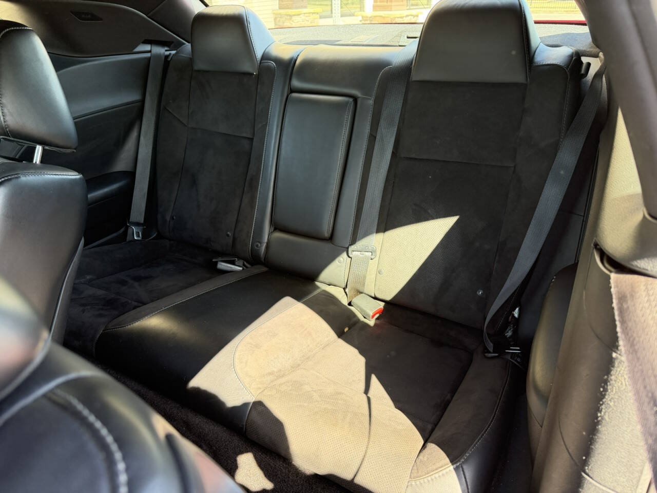 Used 2015 Dodge Challenger R/T Plus RWD image 33