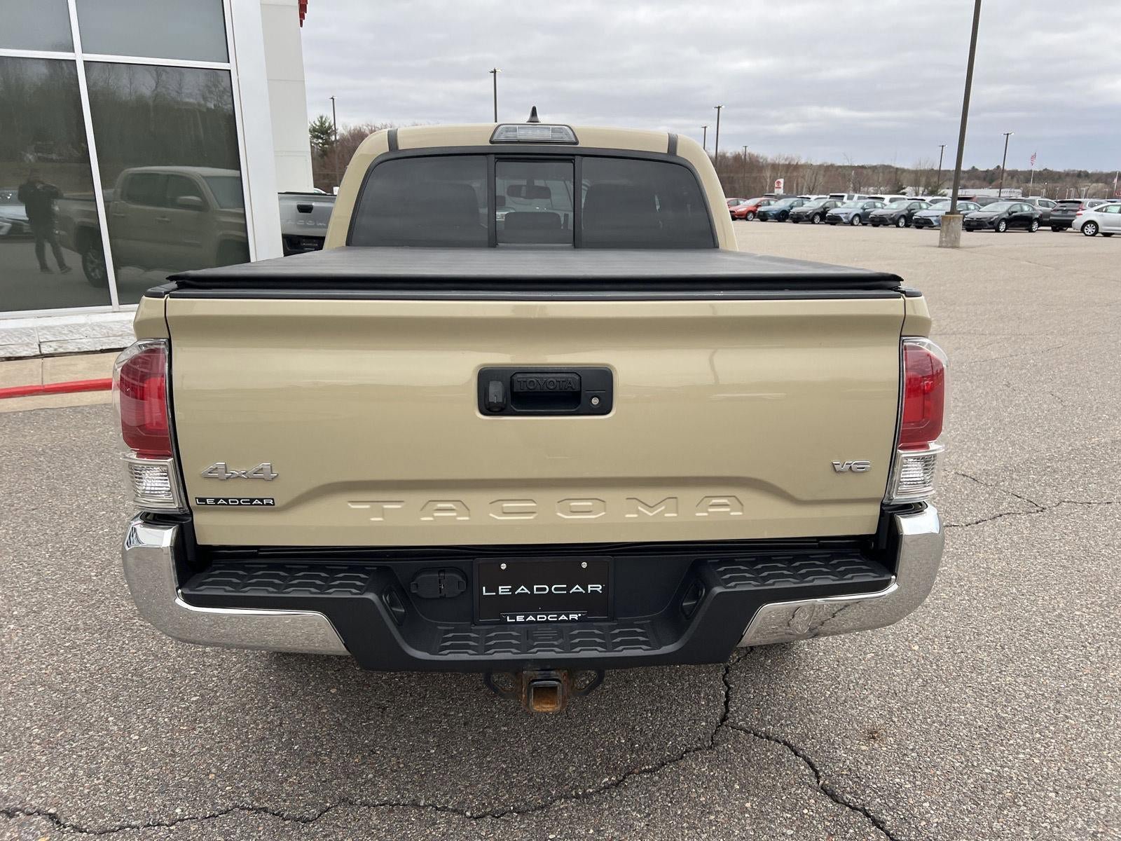 Used 2016 Toyota Tacoma SR5 w/ SR5 Appearance Package (SN) AWD/4WD image 11