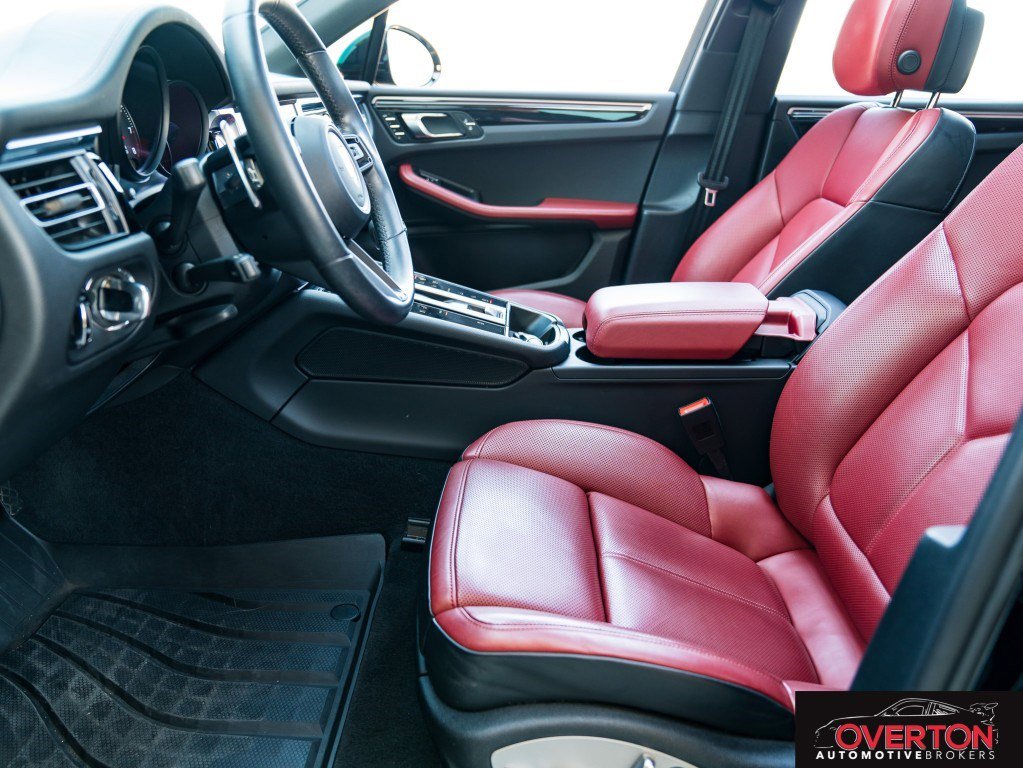 Used 2023 Porsche Macan image 10