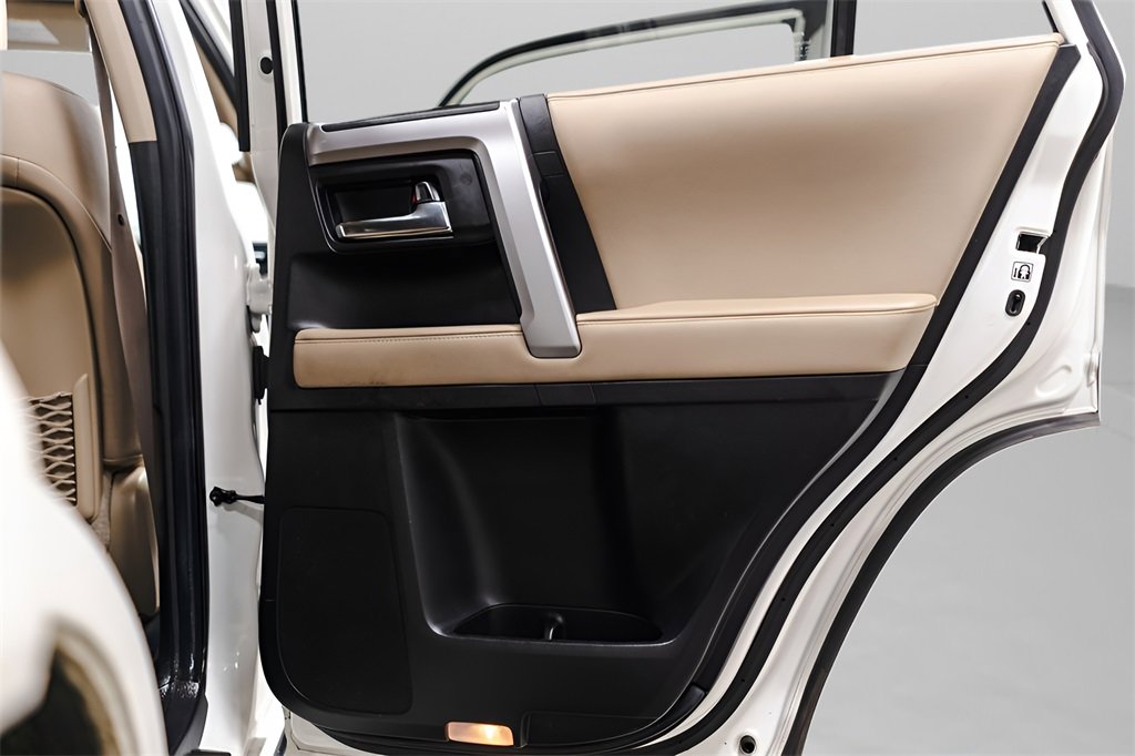 Used 2020 Toyota 4Runner 4WD image 34