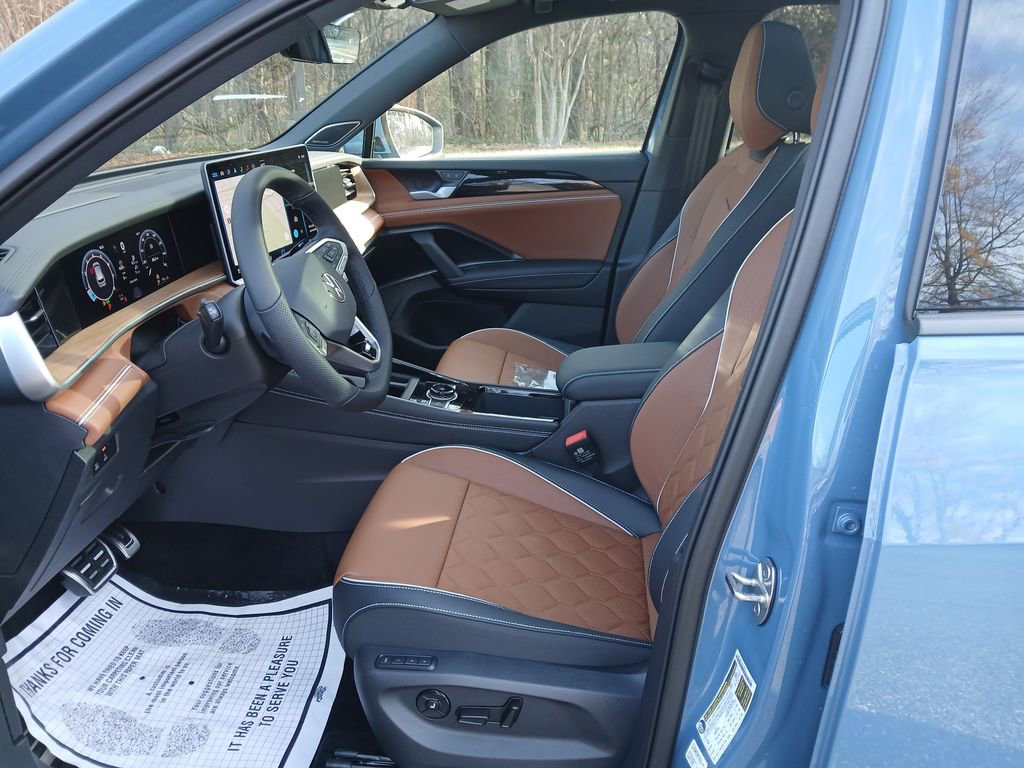 New 2026 Volkswagen Tiguan SEL R-Line image 9