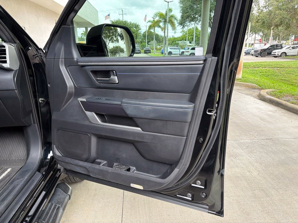 Used 2022 Toyota Tundra Platinum AWD/4WD image 27