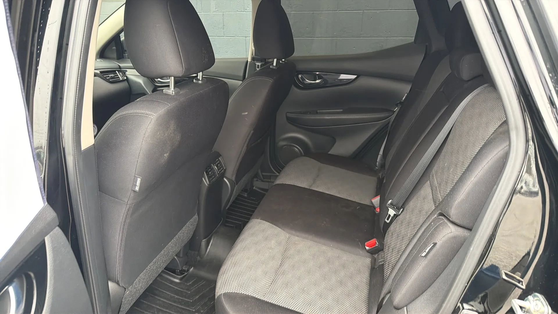 Used 2022 Nissan Rogue Sport SV image 15