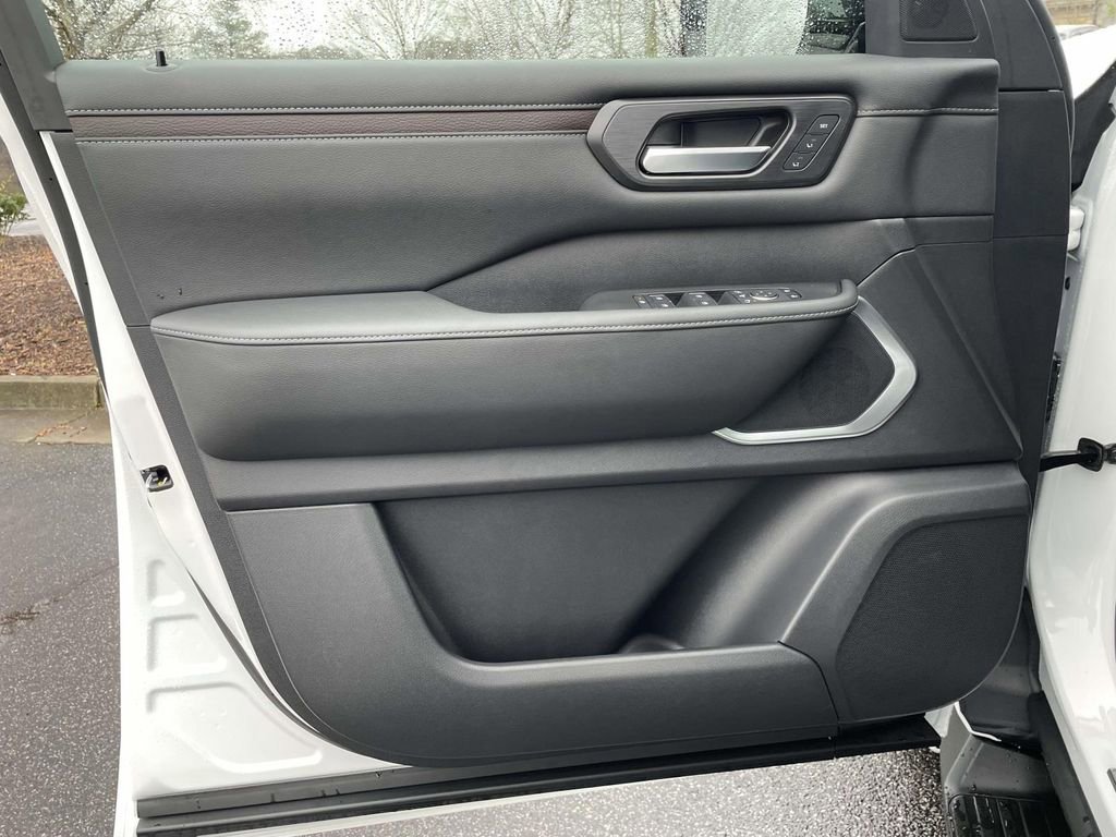 New 2026 Nissan Armada Platinum w/ Accent Package image 11