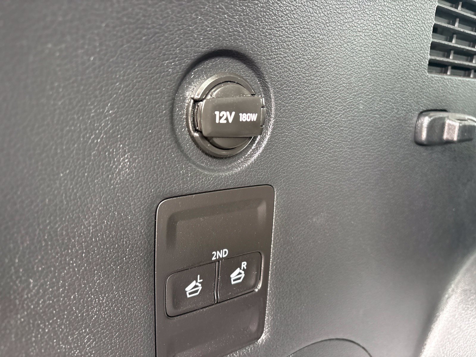 Used 2025 Hyundai Palisade SEL FWD image 17