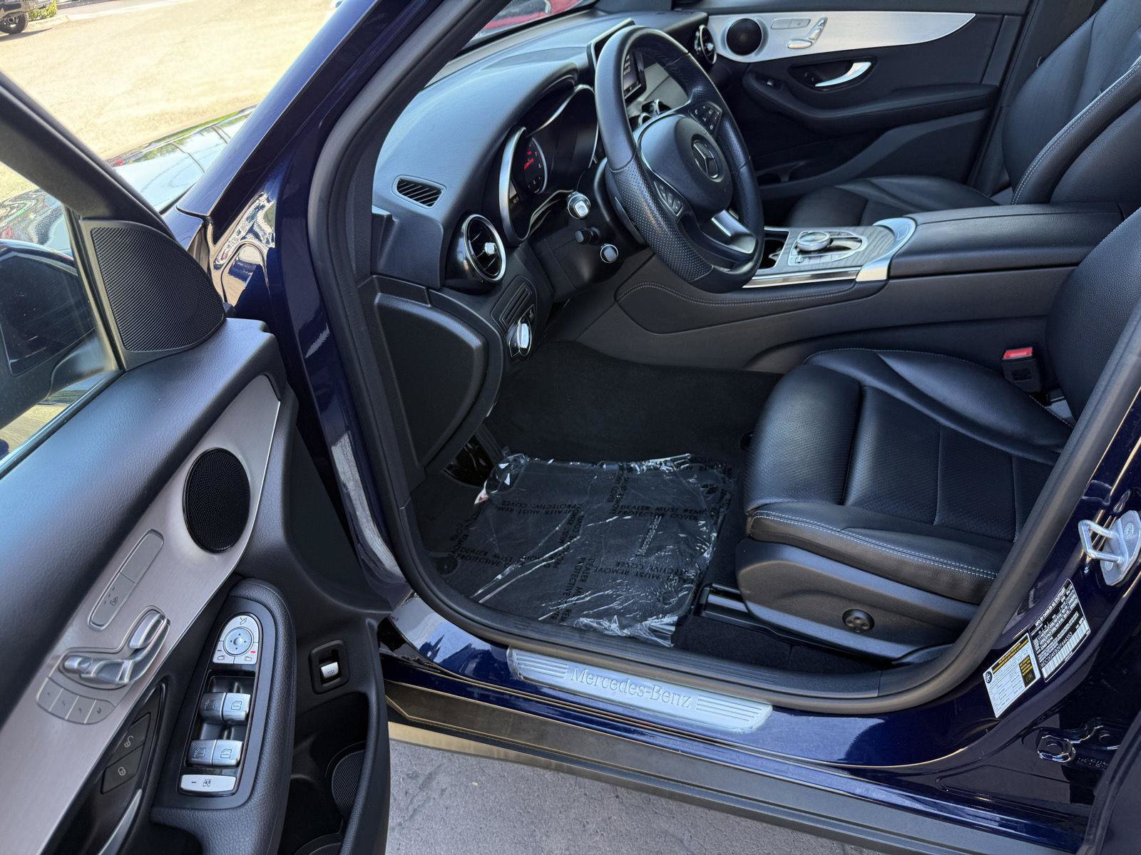 Used 2019 Mercedes-Benz GLC 300 4MATIC image 9