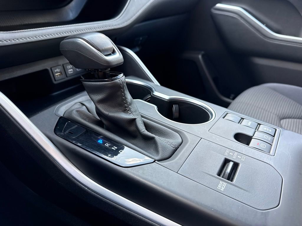 Certified 2025 Toyota Highlander LE image 30
