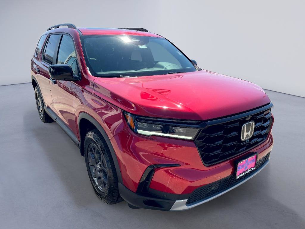 Used 2025 Honda Pilot TrailSport image 4