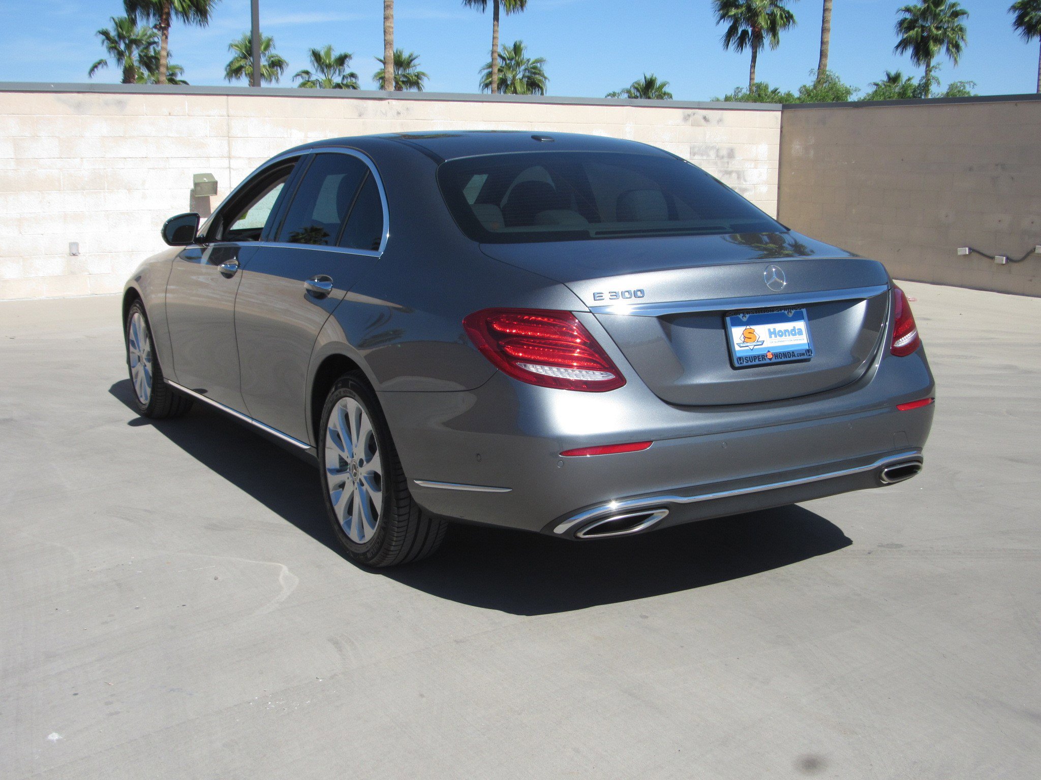 Used 2018 Mercedes-Benz E 300 image 6