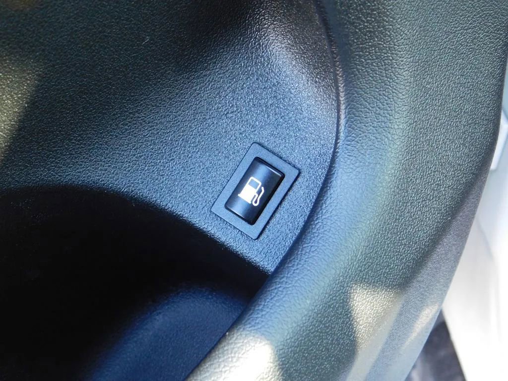 Used 2022 BMW X5 xDrive45e w/ Climate Comfort Package image 22