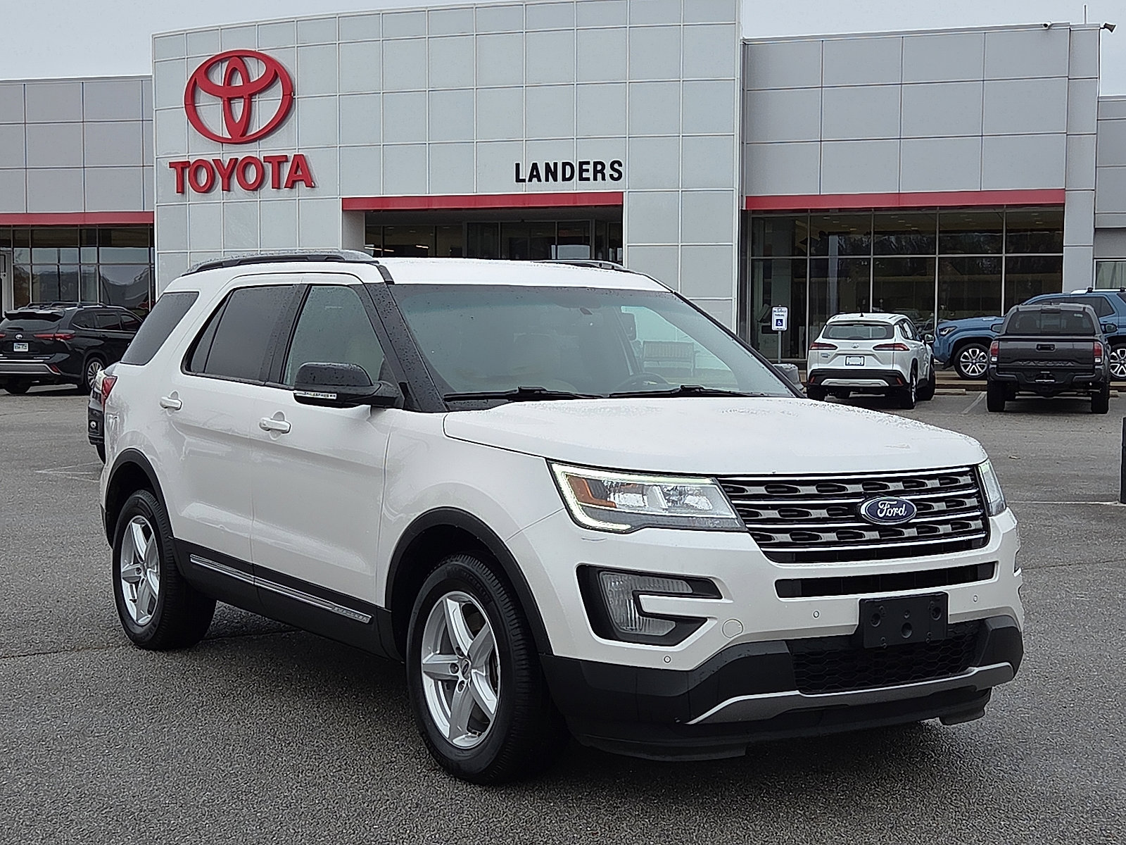 Used 2017 Ford Explorer XLT w/ Equipment Group 202A