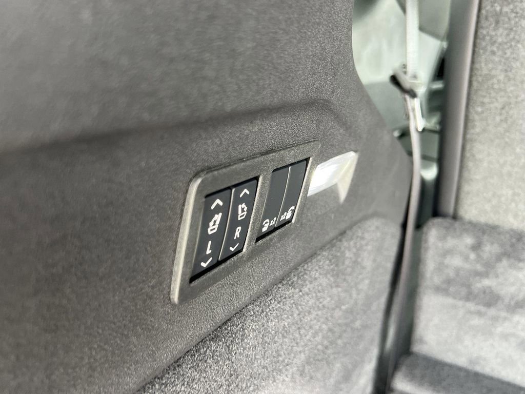 New 2026 Cadillac Escalade IQL Luxury image 33