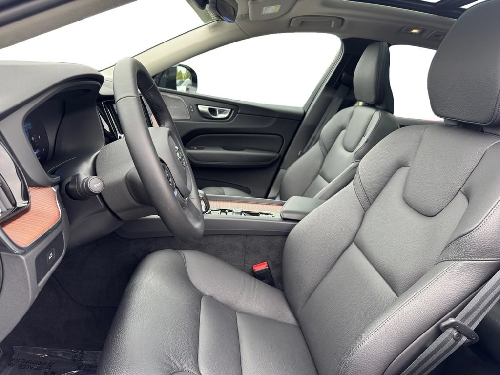 Certified 2024 Volvo XC60 B5 Plus w/ Protection Package Premier AWD/4WD image 11