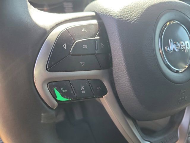 Used 2019 Jeep Grand Cherokee Laredo w/ Security & Convenience Group image 25