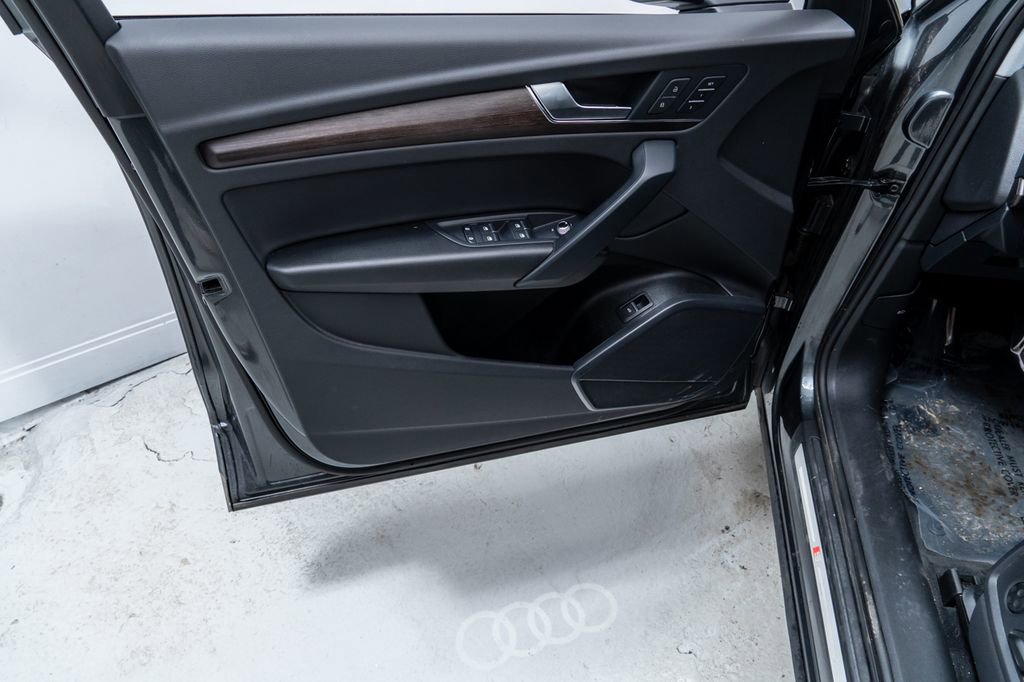 Used 2023 Audi Q5 2.0T Premium w/ Convenience Package AWD/4WD image 22